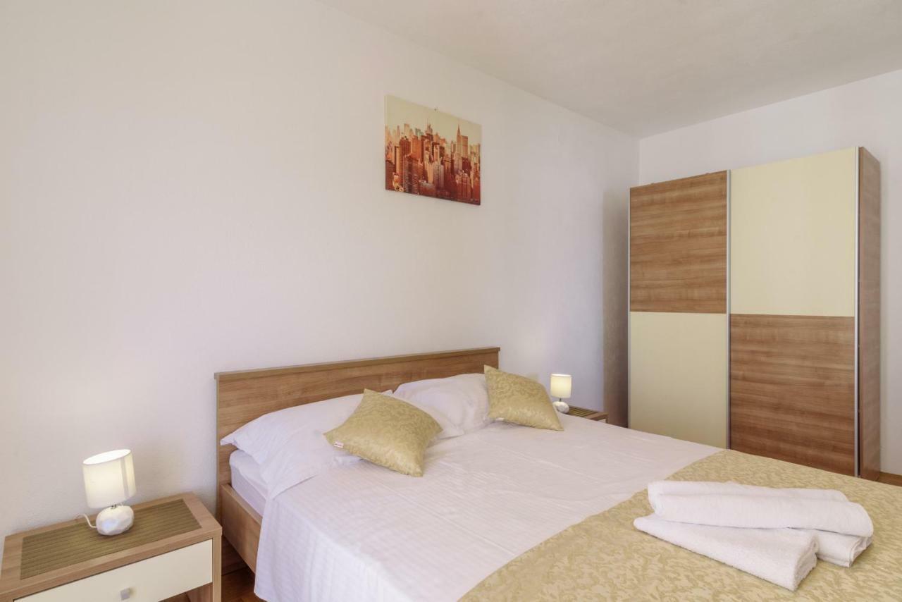 Renic apartmani Kaštela Exterior foto