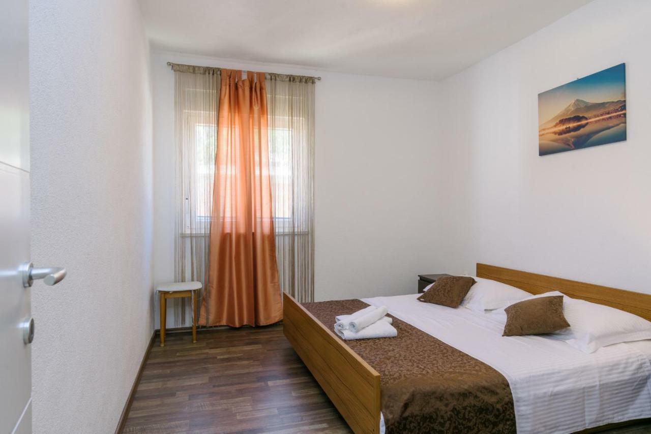 Renic apartmani Kaštela Exterior foto